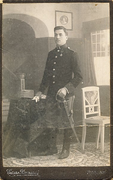 File:Arthur Ceraj (1891-1968) in KuK Uniform in 1916.jpg