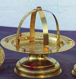 <span class="mw-page-title-main">Asterisk (liturgy)</span> Liturgical object covering the diskos in Byzantine liturgy