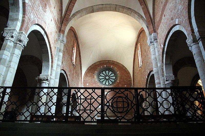 File:Basilica di San Savino (Piacenza), interno 20.jpg