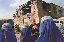 Pacolli in Afghanistan, 2004 Behgjet Pacolli Afghanistan 2009 04 19 - Copia.jpg