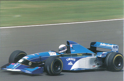 Bertrand Gachot in 1995 in actie voor Pacific Racing.