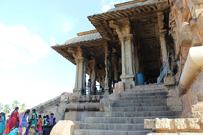 File:Brihadisvara Temple, Thanjavur, Tamil Nadu, India (2016) 119.jpg