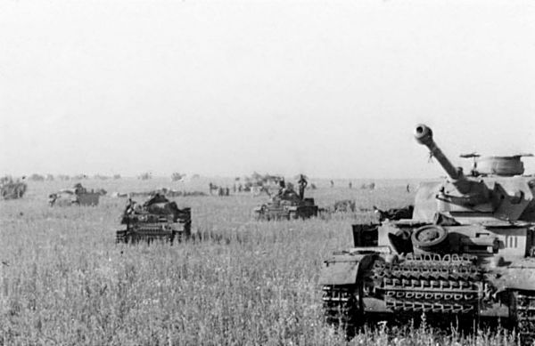 Panzer IIIs and IVs on the southern side of the Kursk salient at the start of Operation Citadel