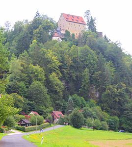 Burg Rabeneck thront über dem Wiesenttal
