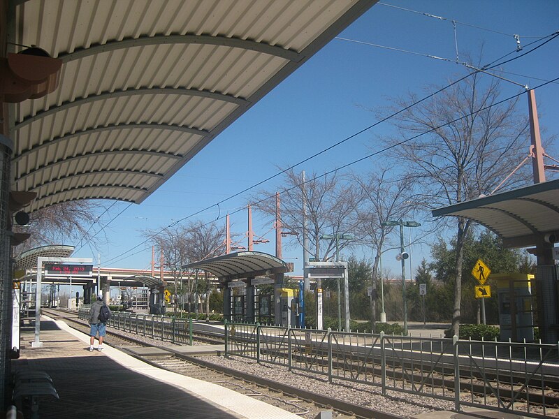 File:Bush Turnpike Station - 2-24-10.JPG