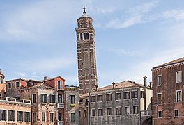 Le campanile de Santo Stefano : 61 mètres extrêmement penché