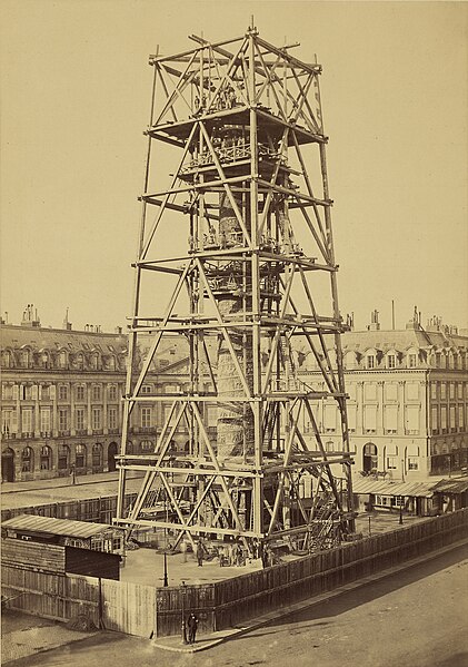 File:Charles Marville, Le Restauration de la Colonne Vendôme après la Commune, 1873.jpg