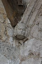 Chartres - Maison du Perron - Pequeña cabeza esculpida 01.jpg