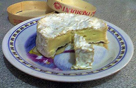 File:Cheese camembert on a plate 02.jpg