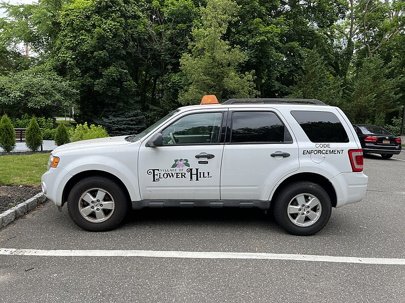 File:Code Enforcement Vehicle, Flower Hill, Long Island, New York June 11, 2022.jpg