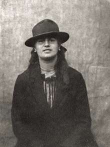 Conchita Monrás, 1917.jpg