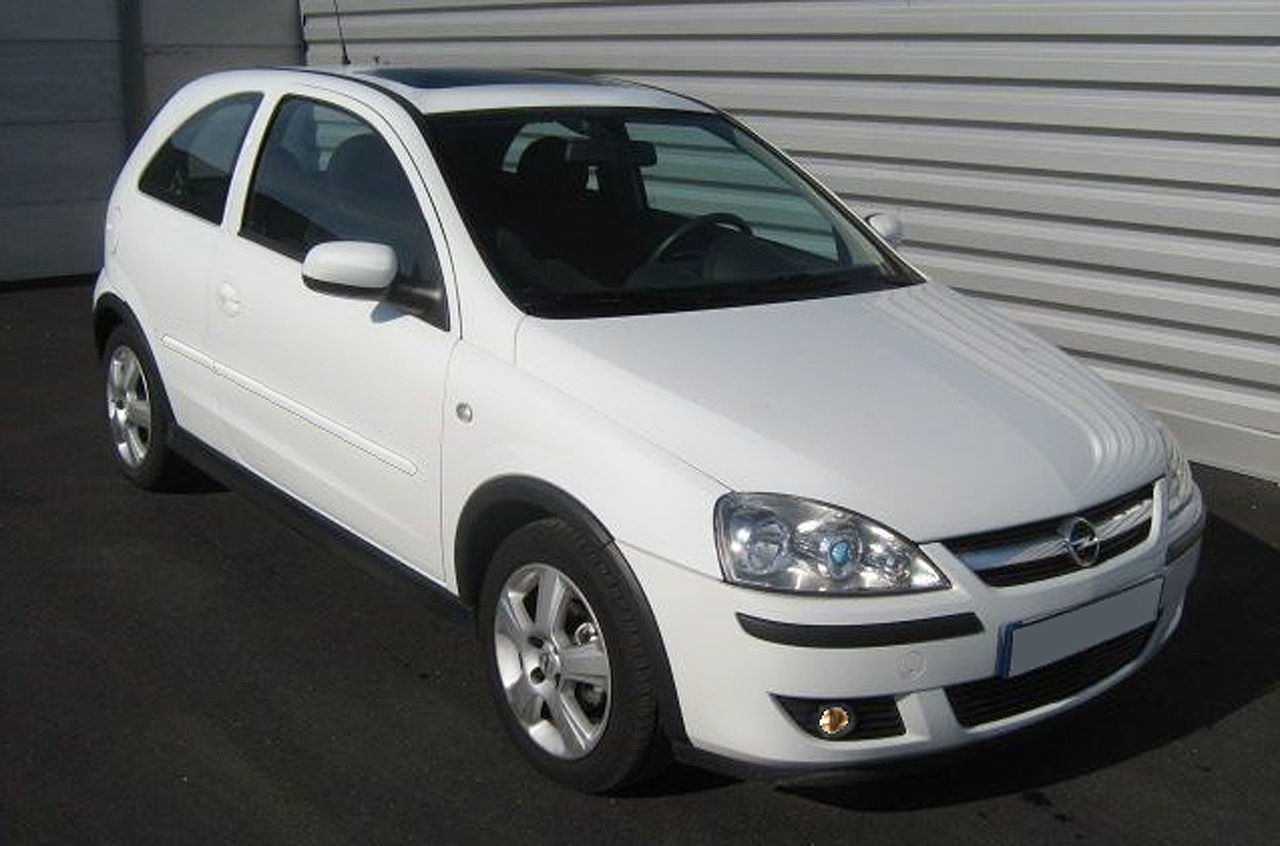 File:Opel Corsa D GSi Lichtsilber.JPG - Wikipedia