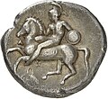 Silber (Didrachme). 7,78 g; 22 mm; 6 h. ca. 355-340 v. Chr. Avers. Sog. „Horseman“ nach l. mit Schild.[80]