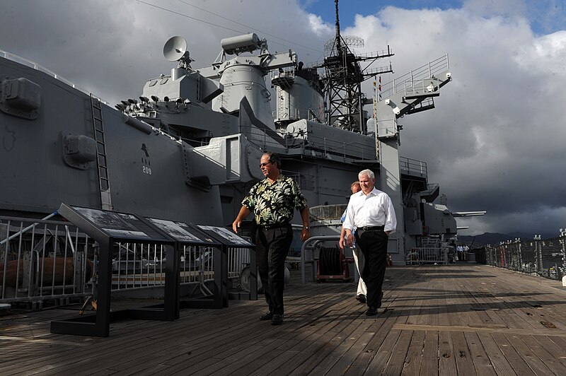 File:Defense.gov News Photo 110531-D-XH843-009 - Secretary of Defense Robert M. Gates tours the USS Missouri Memorial, Ford Island, Hawaii, on May 31, 2011.jpg