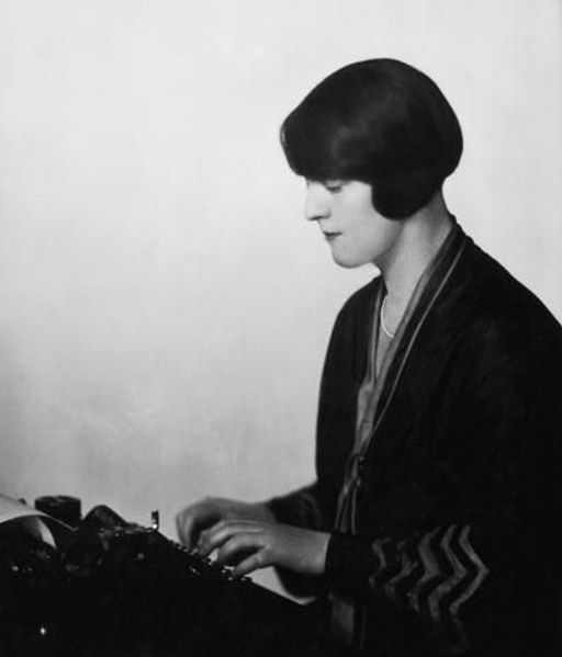 File:Dorothy Thompson 1920.jpg