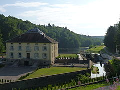 Étang et Château de Droiteval.