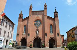 Cathédrale de San Lorenzo in Alba.JPG