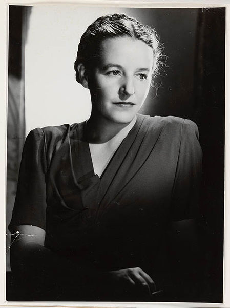 Fichier:Dymphna Cusack, 1947.jpg