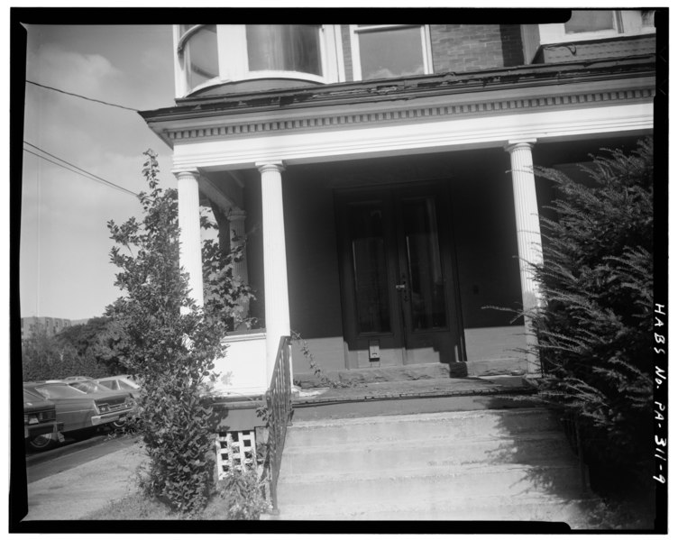 File:EXTERIOR, FRONT PORCH SHOWING MAIN ENTRANCE - Arbuckle House, 140 East Fifth Street, Erie, Erie County, PA HABS PA,25-ERI,10-9.tif