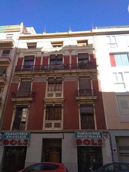 File:Edificio calle Quart.jpg