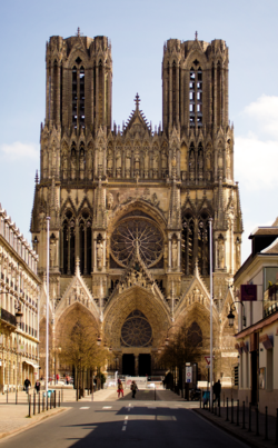 Facade de Notre Dame de Reims.png