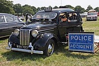 Ford Pilot V8 voiture de police berline, avec pare-brise ouvert