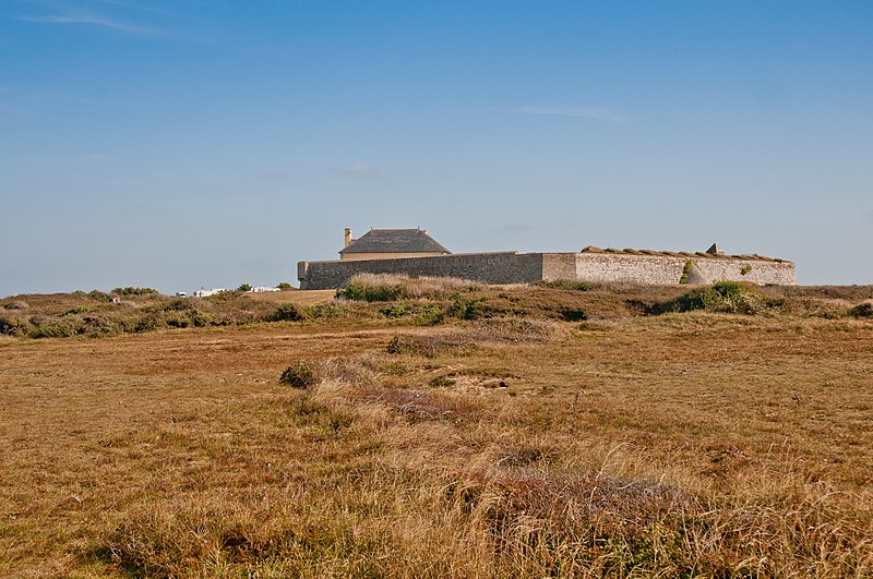 File:Fort du Loch - Angle nord ouest.jpg