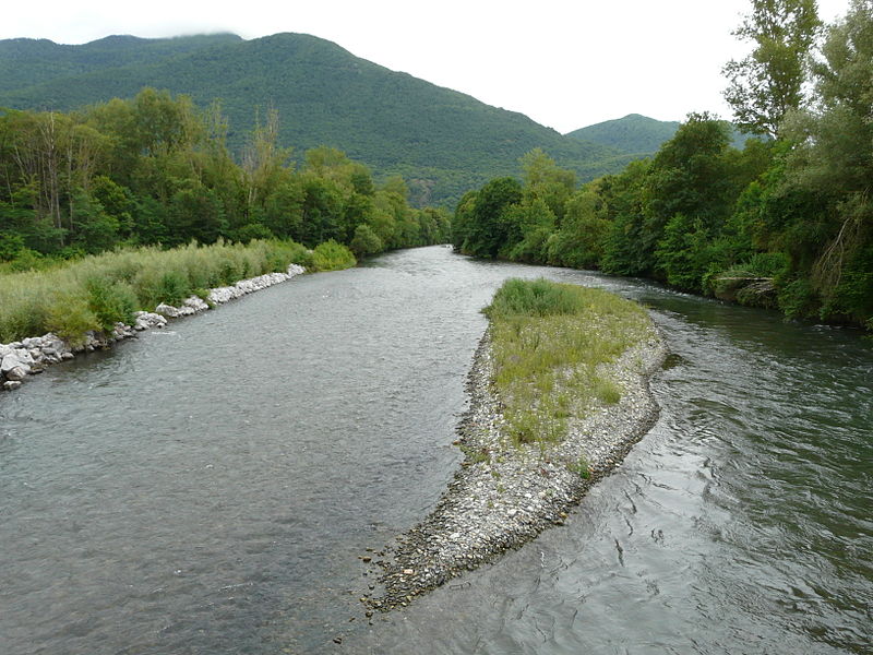 File:Garonne pont D121-D33a amont.jpg