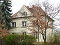 Villa mit Einfriedung