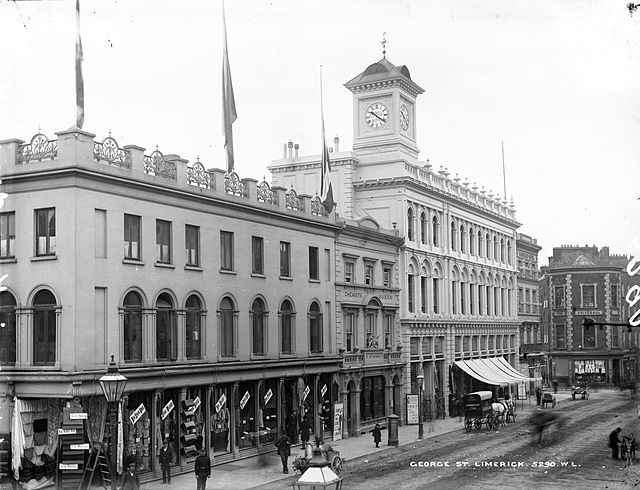 Cannock's Department Store on O'Connell Street in the early 20th Century