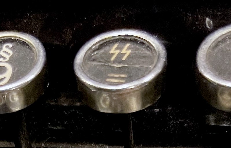 File:German typewriter 'Torpedo' from WWII with double Siegrune symbol of the SS (Schutzstaffel) instead of number "zero".jpg