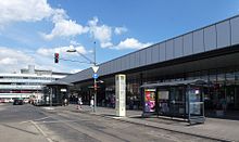 Hanne-Sobek-Platz 2016 mit dem neuen Empfangsgebäude