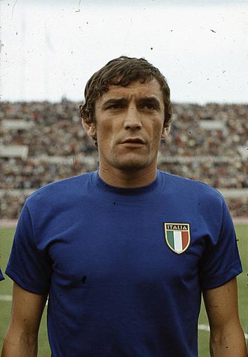 File:Gigi Riva, Italia, 1968.JPG