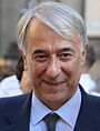 Giuliano Pisapia in Piazza Scala a Milano, 27 giugno 2012.jpg