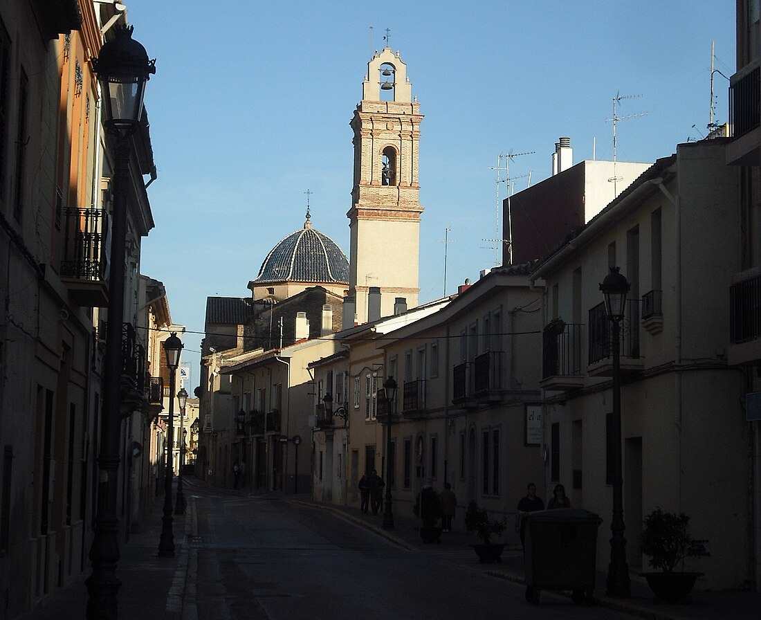 File:Godella. Iglesia desde la calle Mayor (cropped).JPG