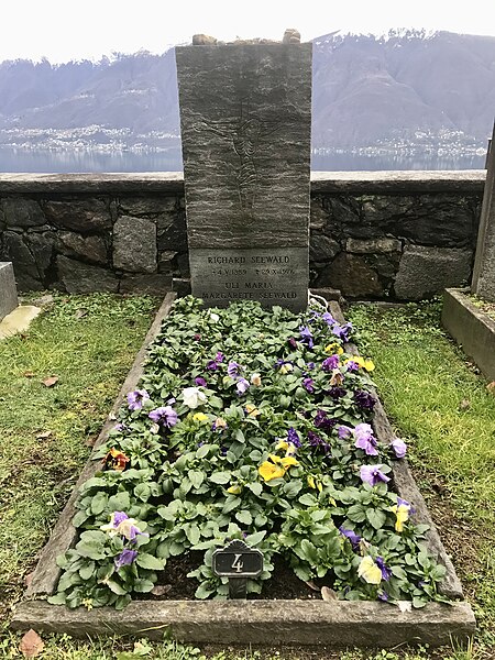 File:Grab von Richard und Uli Seewald.jpg