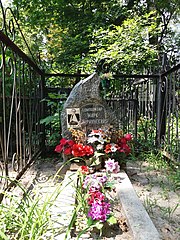 Grave of Mark Karminskyi (2019-07-25) 02.jpg