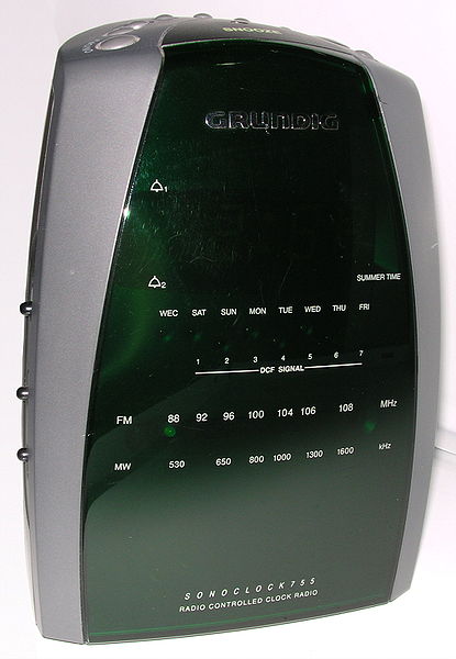 File:Grundig Sonoclock 755 v.jpg