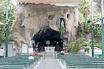 Miniatura para Gruta de Lourdes (Santiago de Chile)