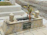 Bahasa Indonesia: Makam Haji Machlan di Taman Makam Bahagia, Banjarbaru, dimana dia merupakan tokoh Perintis Kemerdekaan Indonesia di Kalimantan Selatan English: Haji Machlan's grave at Bahagia Cemetery, Banjarbaru, where he was a figure who pioneered Indonesian independence in South Kalimantan Banjar: Kuburan Haji Machlan di Taman Makam Bahagia, nang mana inya adalah bubuhan Parintis Kamardikaan Indunisia di Kalimantan Salatan