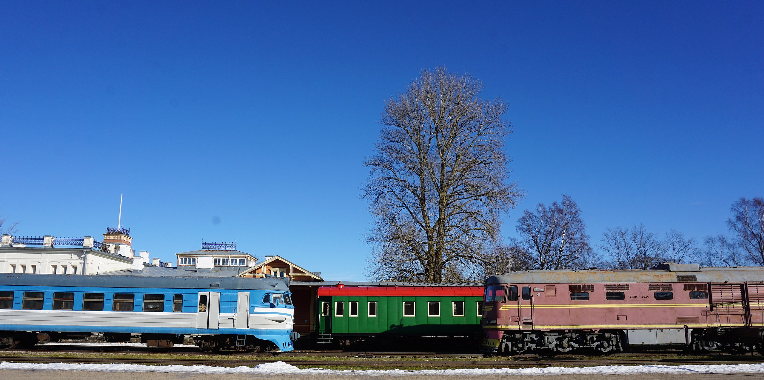 File:Haapsalu Raekoda, selles asub Läänemaa Muuseum.JPG - Wikimedia Commons