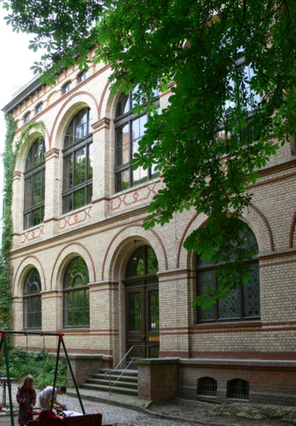 File:Halle Marienbibliothek außen.jpg