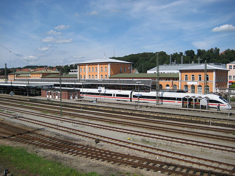 File:Hauptbahnhof Passau 1.jpg