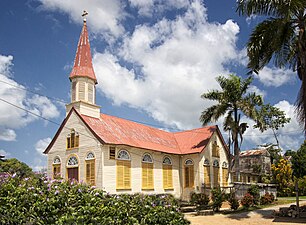 Roman Catholic church "Holy Heart' at Hofstede Crull'laan 22 in Paramaribo Photograph: Henk Olieman Licensing: CC-BY-SA-4.0