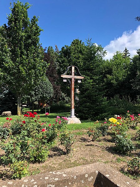 File:Holy Cross, Balatonföldvár.jpg
