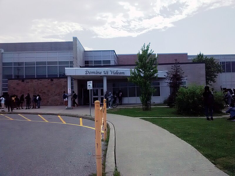 File:Humbergrove Secondary School.jpg