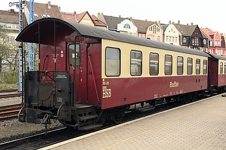 Lokalbahnzug 440px-I09_079_Buffetwagen_KBWS_900-498