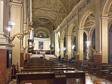 Foto della navata centrale della basilica