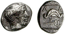 Larissa, 500-478 av. J.-C. Obole en argent. Tête de Jason à droite, portant un pétase / ΛΑΡ(ΙΣΣΑΙΩΝ), Toison d'or et caducée.