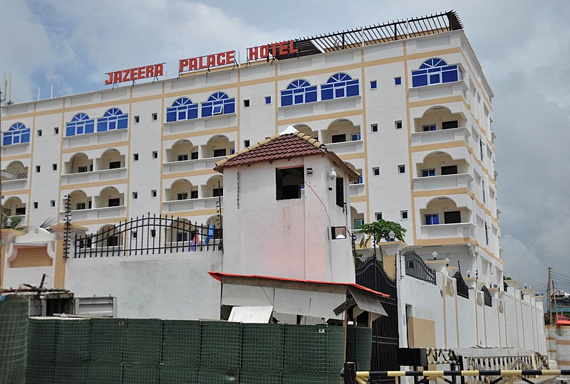 File:Jazeera Palm Hotel.jpg